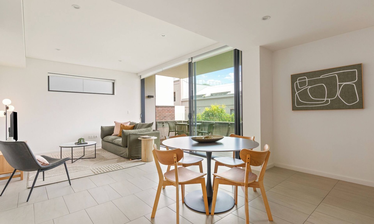 Camperdown Apartment | Urban Terra Tranquil Base near Markets and Foreshore