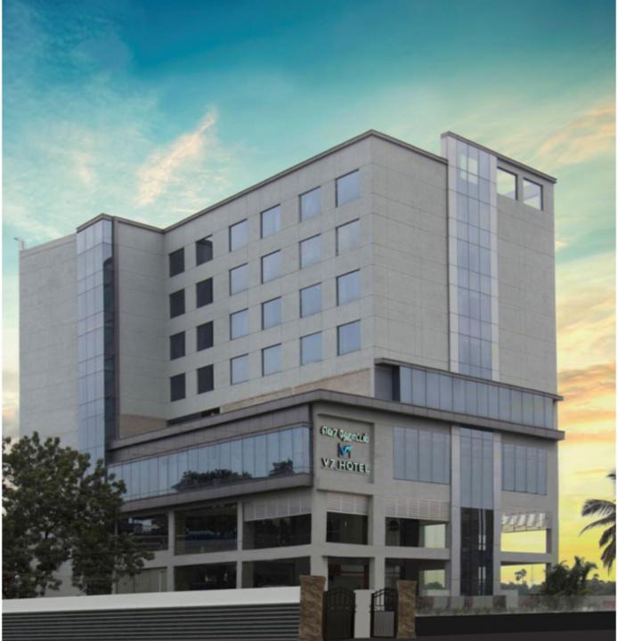 Iyyappanthangal Hotel | V 7 HOTEL