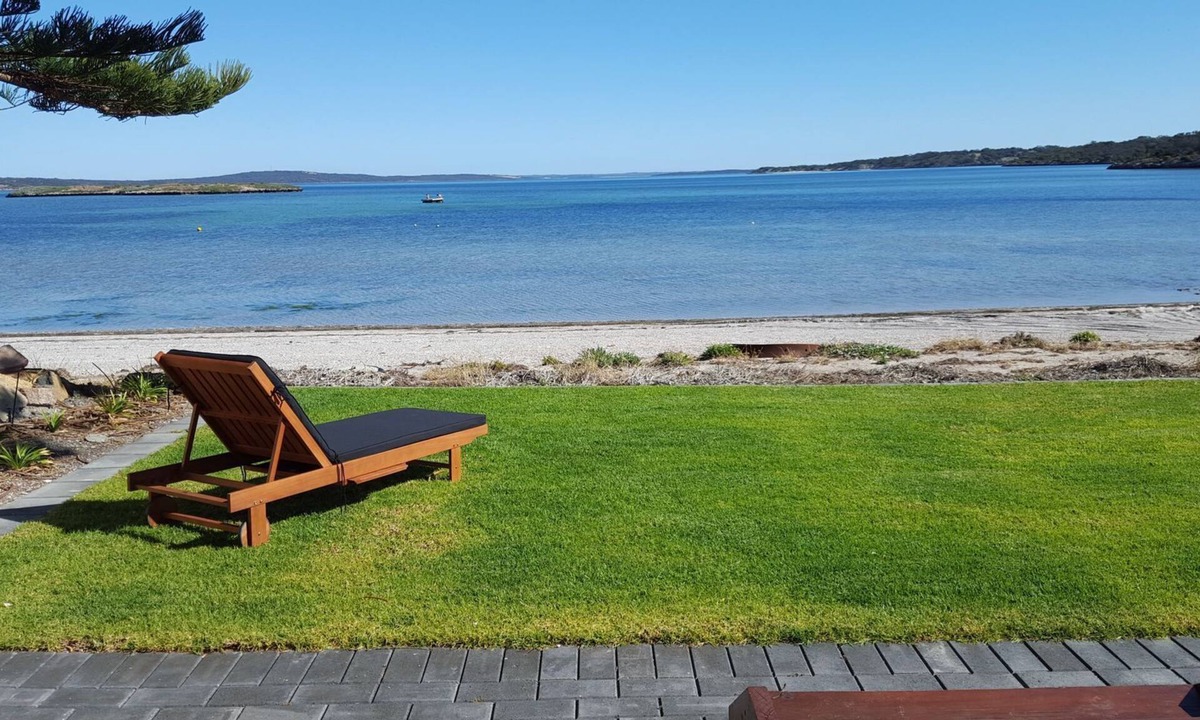 Mount Dutton Bay House | Vandy's Shack at Dutton Bay ideal for couples and small families.