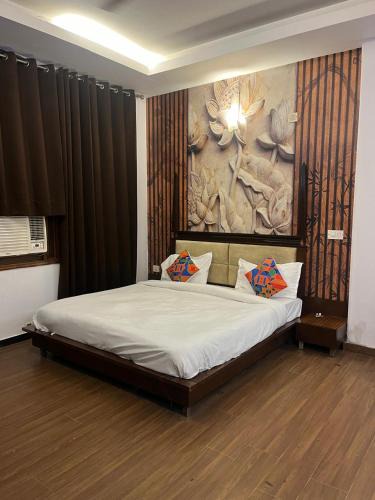 Kalkaji House | Via Rose Villa