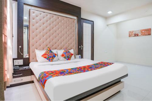 Pimpri Colony Hotel | Via Rudra Residency