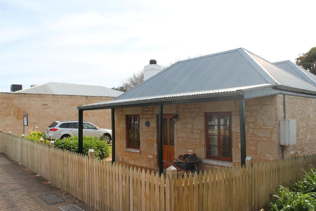 Waterhouse Bed & Breakfast | Victoria Cottage