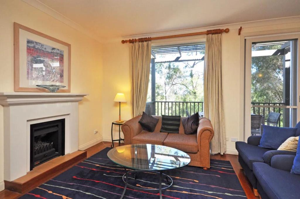 Pokolbin Villa | Villa 2br Petit Verdot Villa located within Cypress Lakes Resort