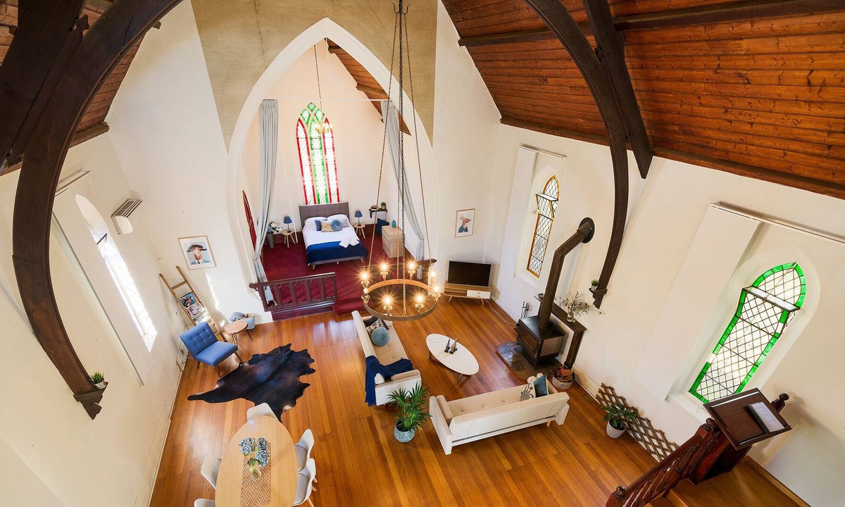 Guildford Bed & Breakfast | Villa Nova B&B Retreat : WINTER GET AWAY - WOOD fire inside and out🔥