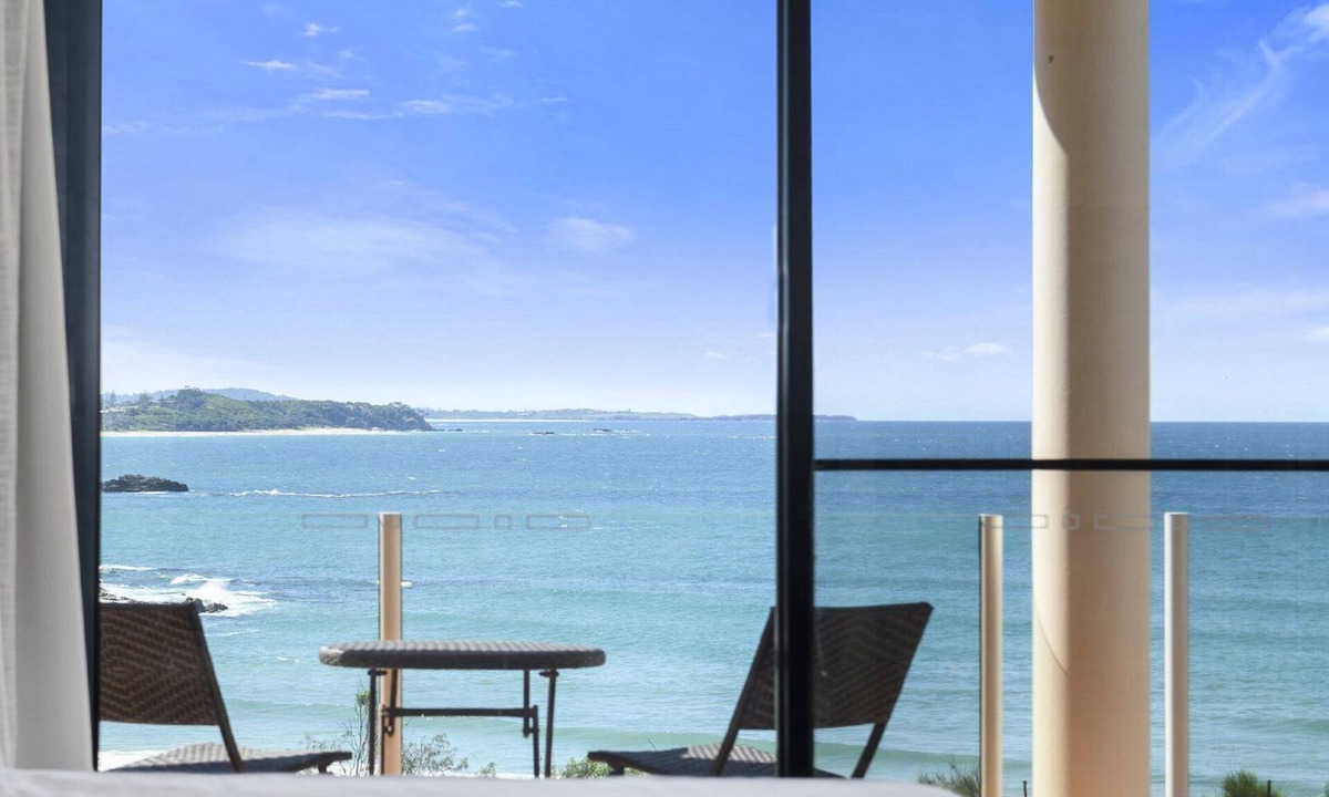 Coffs Harbour House | Villa Provence Coffs Harbour 5 bedrooms, stunning views, short stroll to the beach