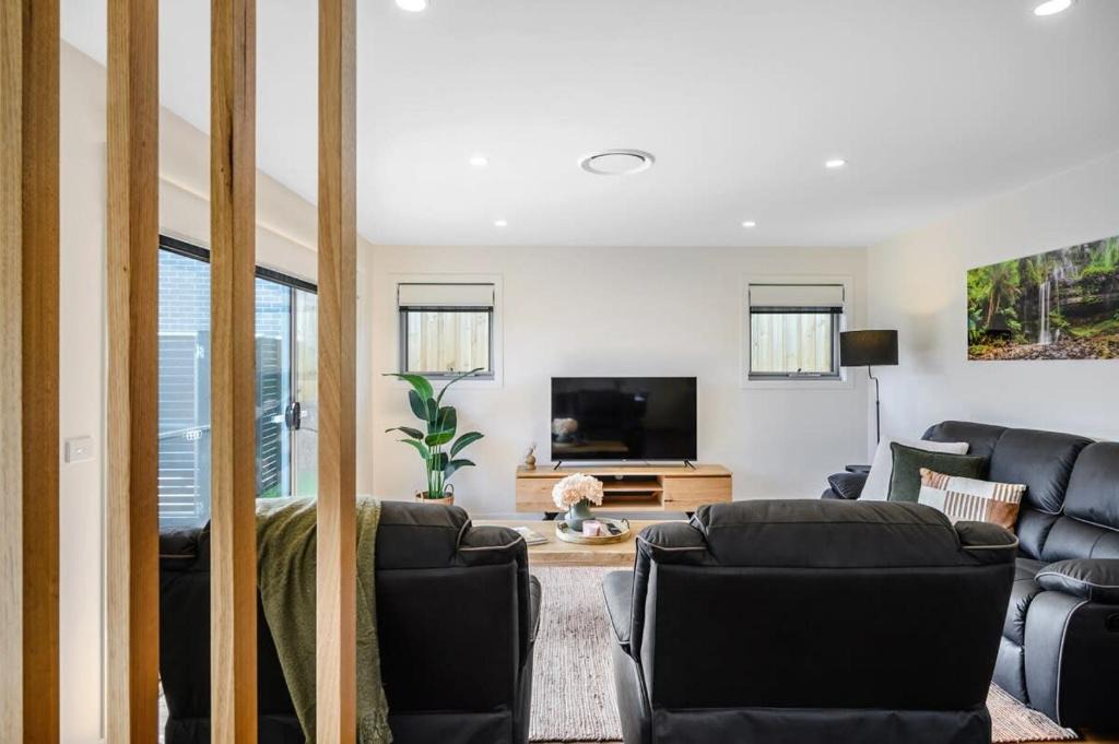 Warrane Villa | Villa Two NEW 2 Bed Bath 10 min to Airport CBD