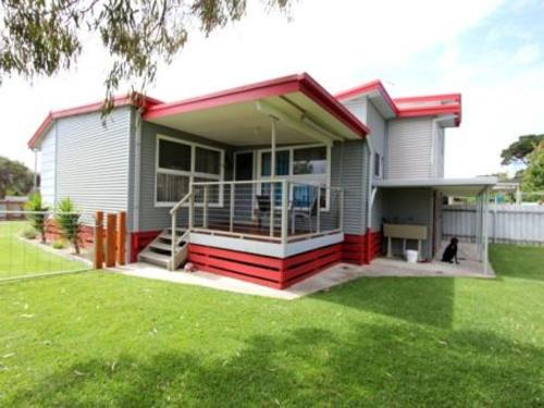 Cape Woolamai House | Vista Bloom Hideaway