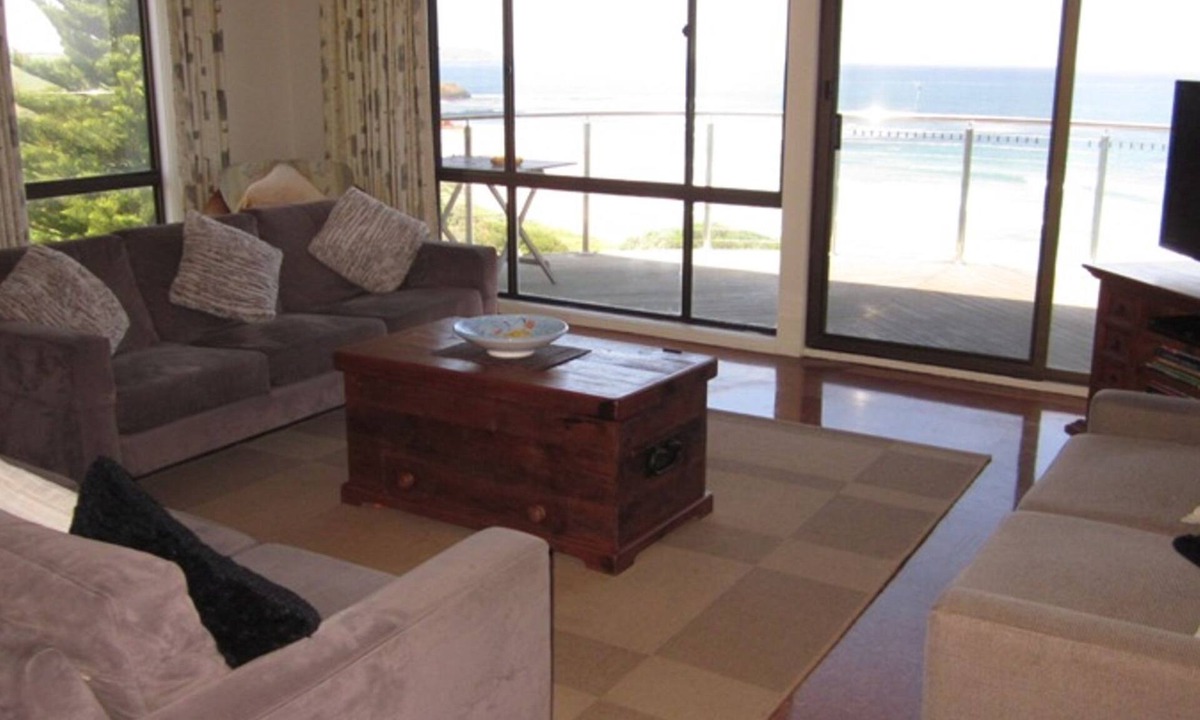 Smiths Beach House | Waikiki Sands
