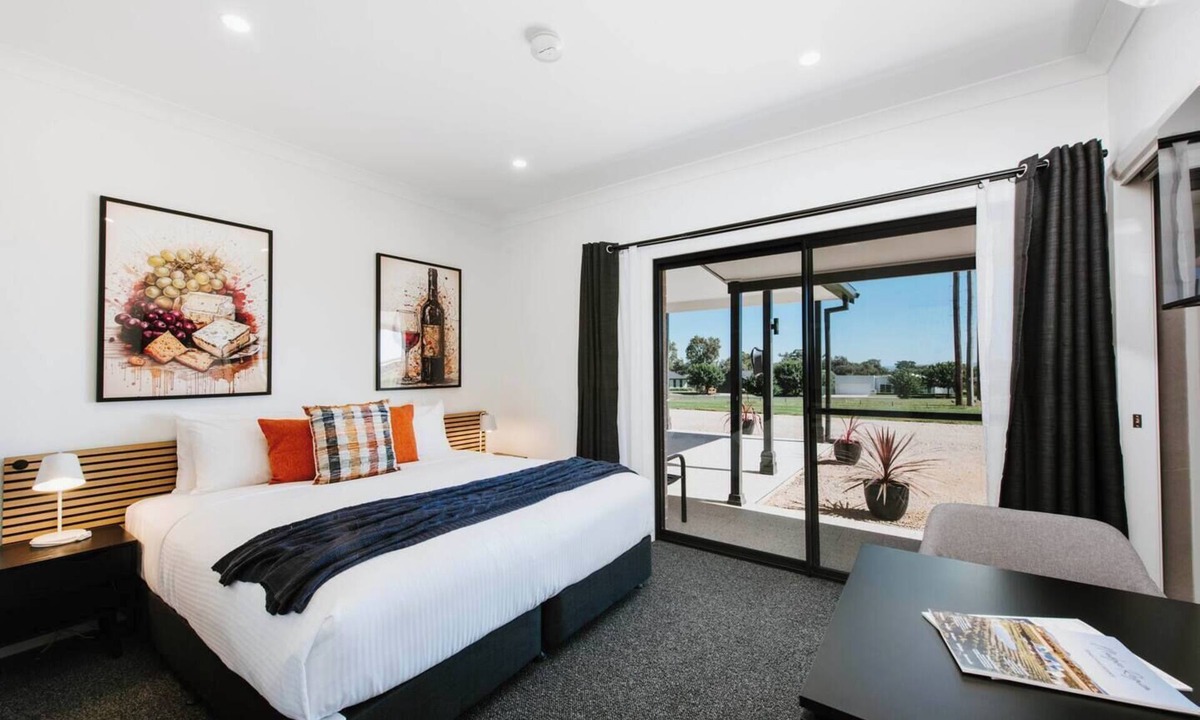Central Mudgee House | Waratah Suite Experience Cosy Country Charm