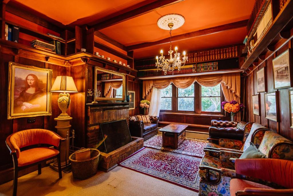 Warburton Hotel | Warburton Lodge