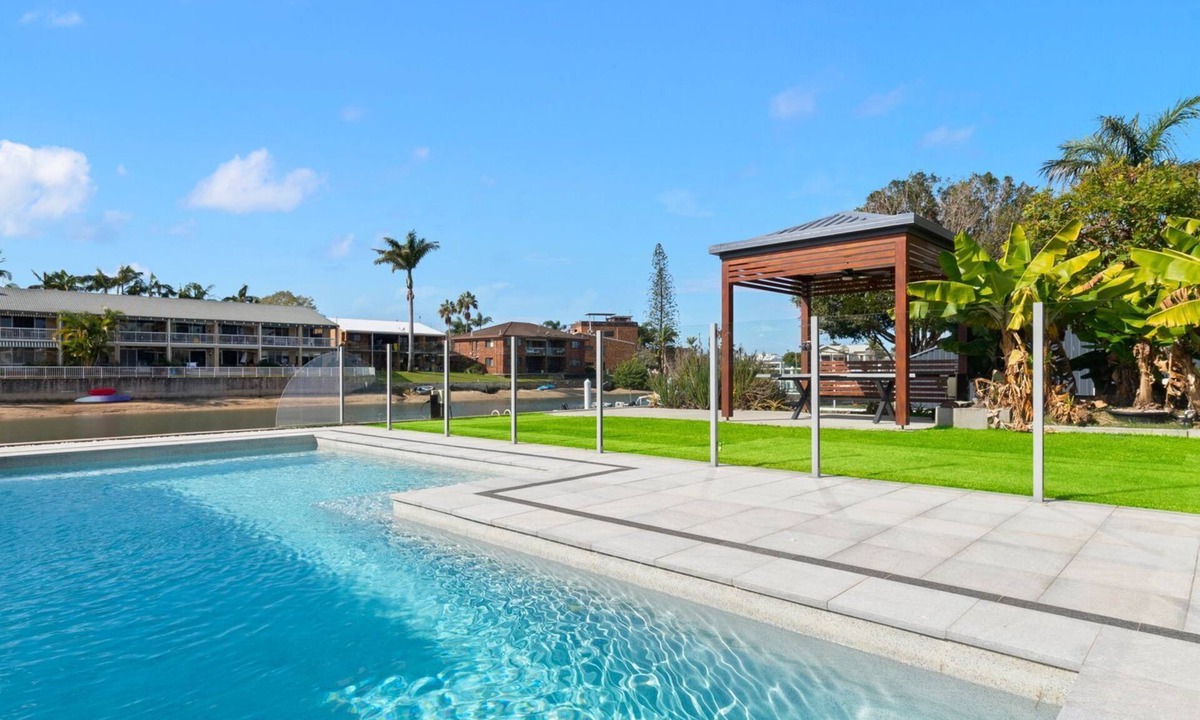 Mooloolaba House | Waterfront 4 bedroom house close to beach