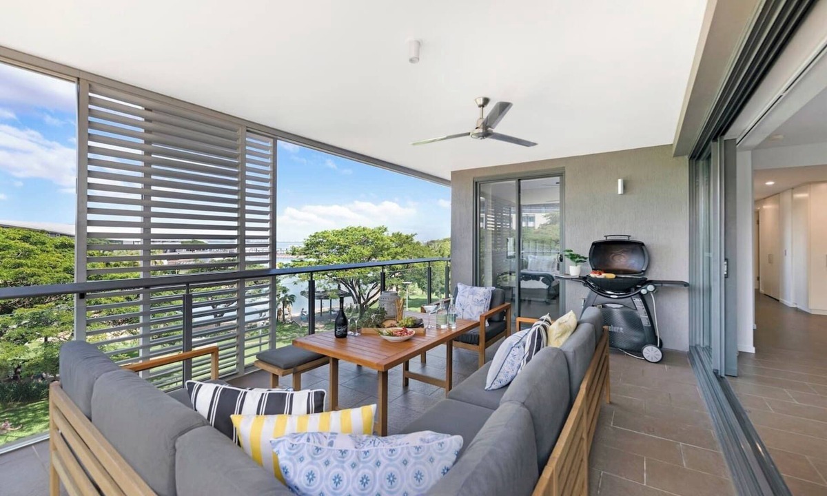 Darwin City Centre Apartment | Waterfront Bliss Explore Darwins Premier Location