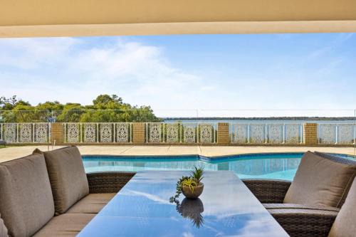 Dawesville House | Waterfront Wonder in Dawesville