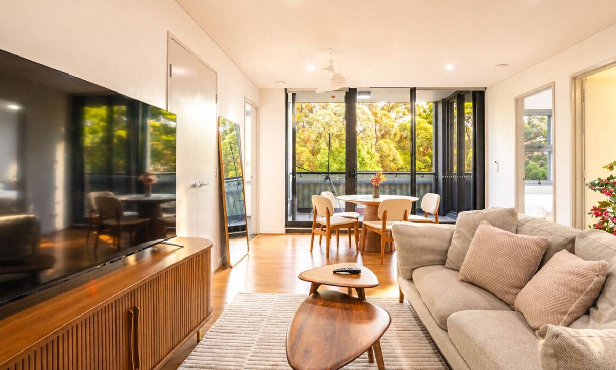 Waterloo Apartment | Waterloo 2BR/2BA | Pool, Parking, Near Green Sq
