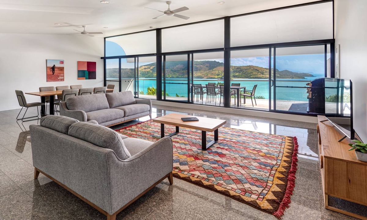 Hamilton Island House | Waves 2 Hamilton Island - oceanviews, golf buggy and transfers