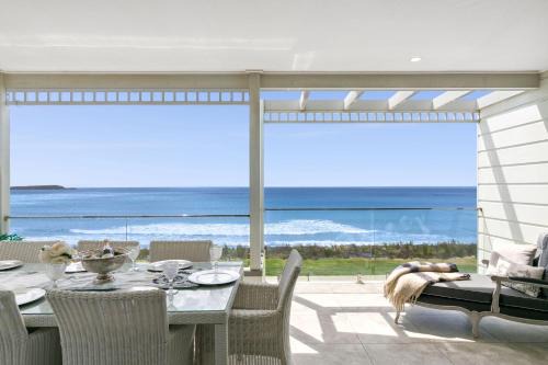 Warilla House | Waves at Warilla