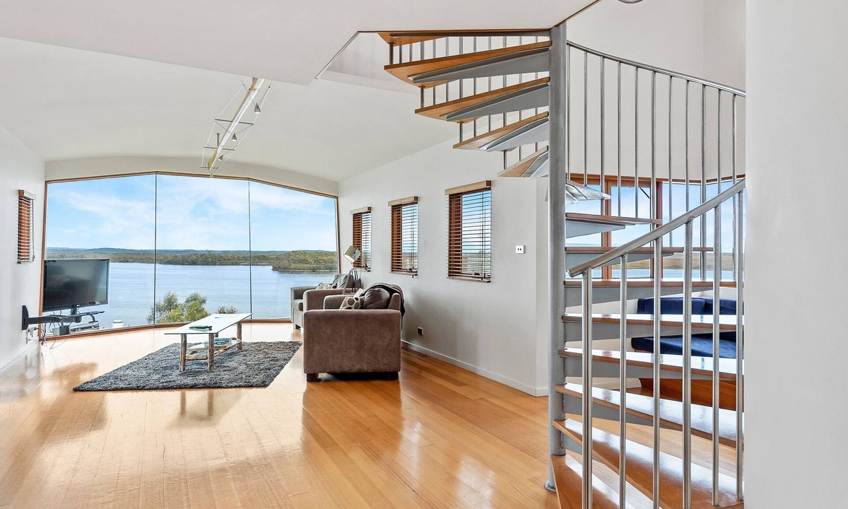 Strahan Apartment | Wheelhouse Apartments