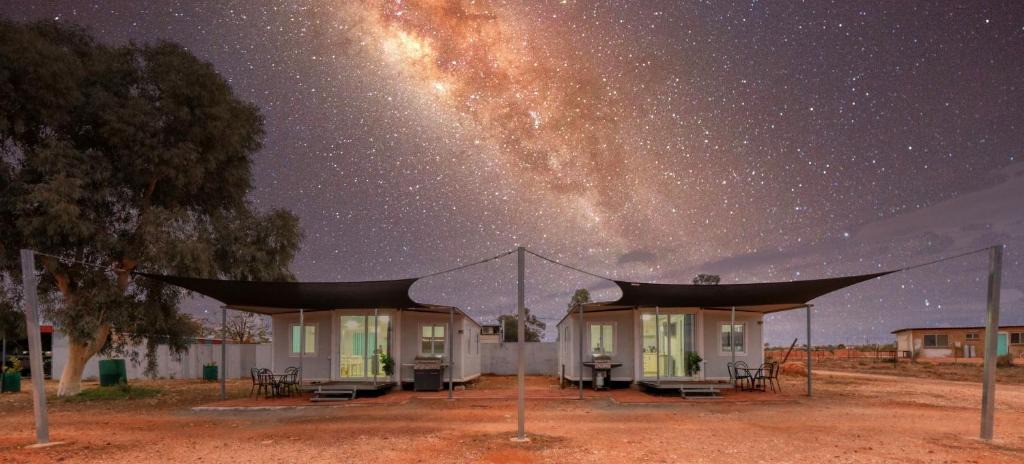 White Cliffs House | White Cliffs Self Contained Cabin Accommodation