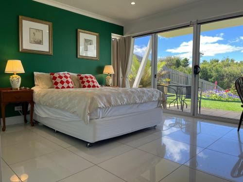Bicheno Apartment | White House