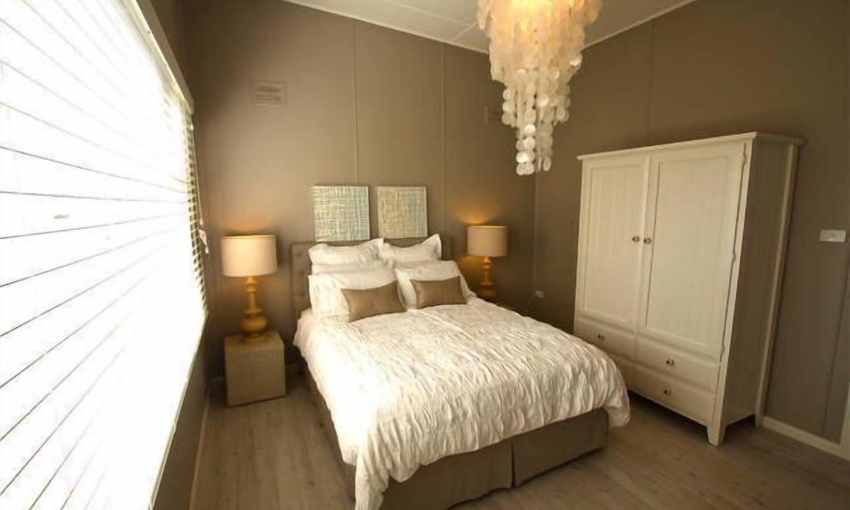 Huskisson Cottage | Whitewash Cottage (the place to unwind & relax)