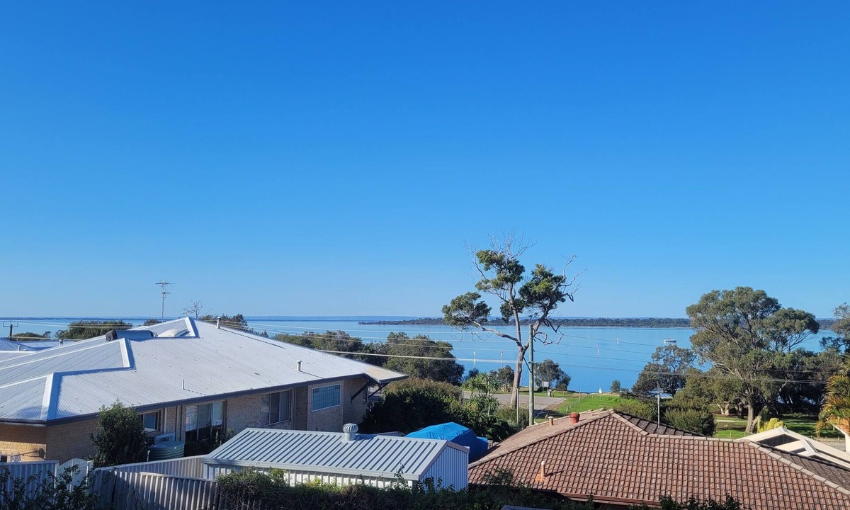 Dawesville House | Wind down in Dawesville, Mandurah