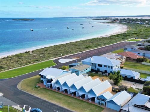 Lancelin House | Windsurfer Beach Chalet 3