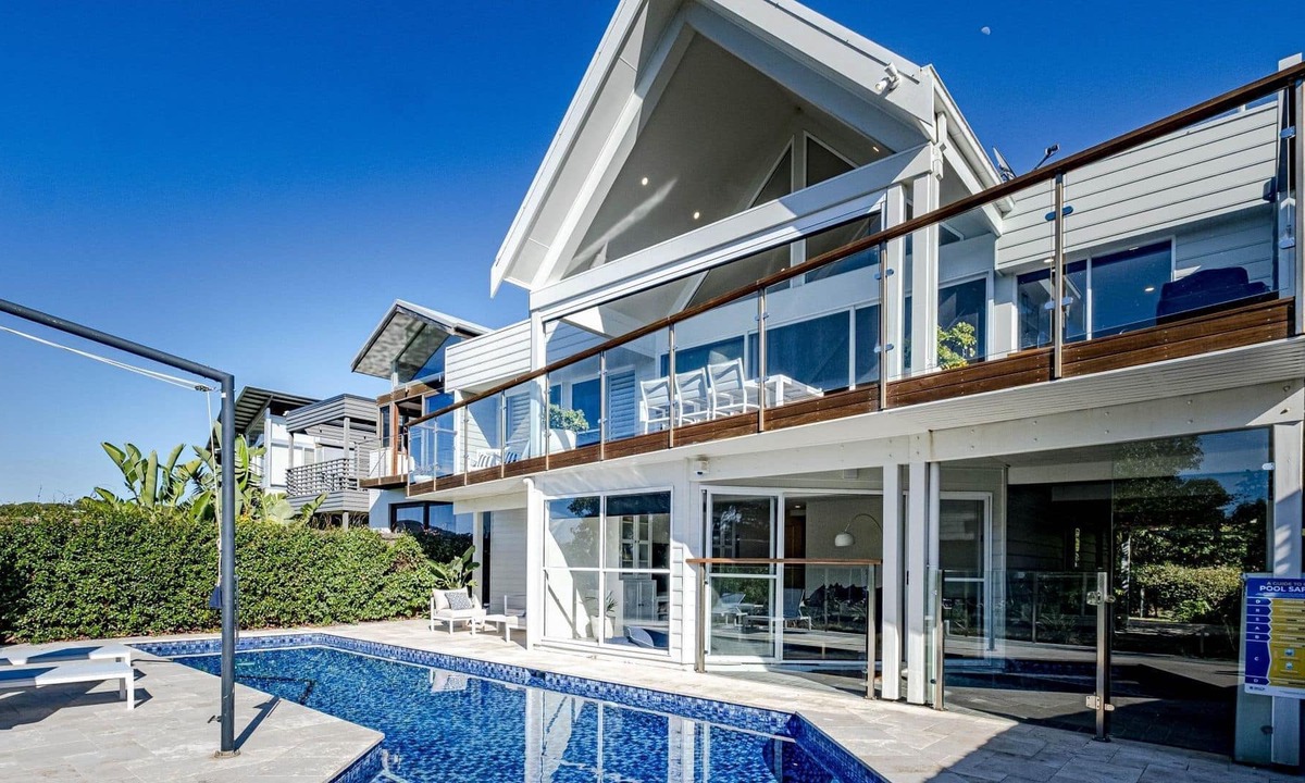 Macmasters Beach House | Yarram - Macmasters Beach