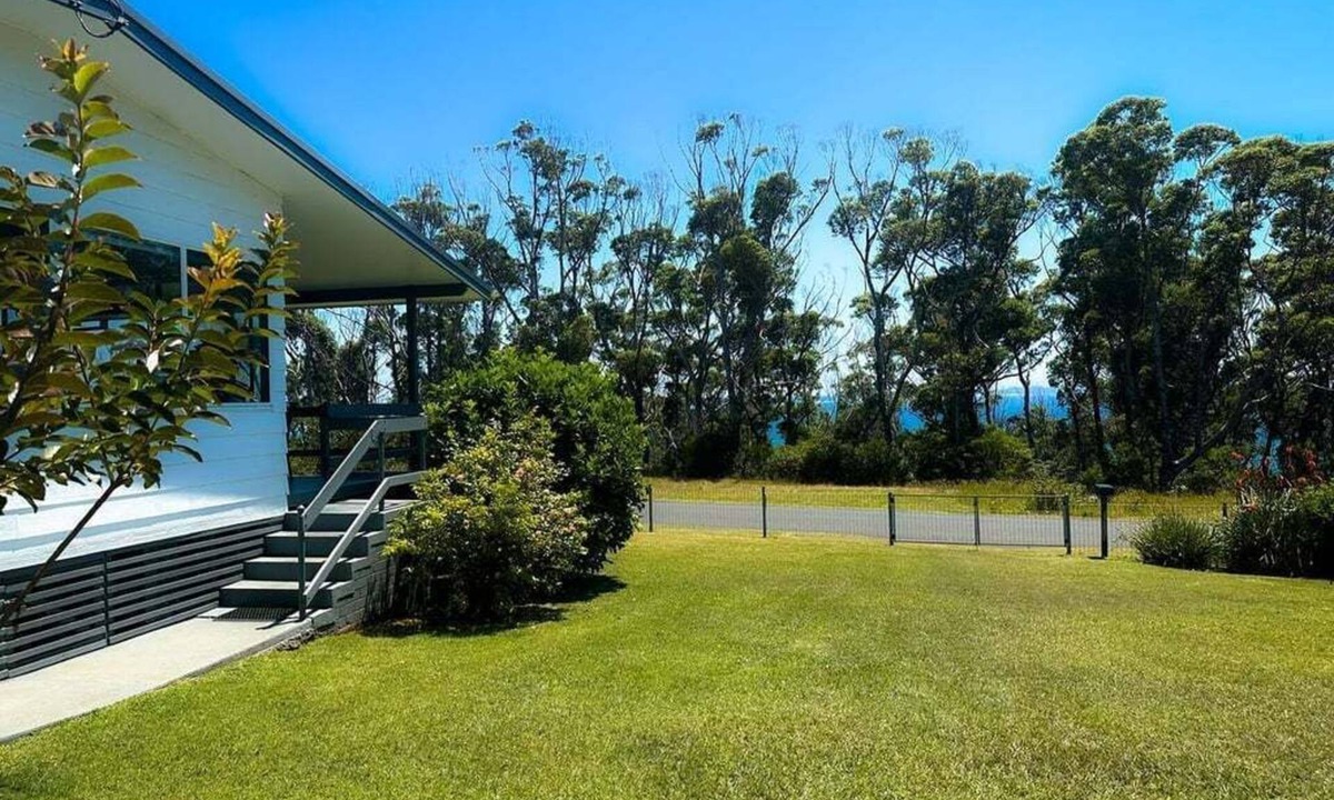 Bendalong House | Yonder ~ Hear the Sound of Waves