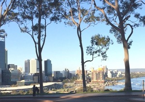 1bedroom extremely spacious 5*location kings park apartment. walk to CBD