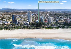 Ambassador Beachfront Apartments - Hosted by Burleigh Letting