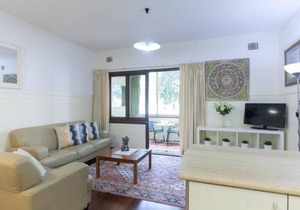B2 Crawley Apartment 1 BRM & Sleepout near UWA