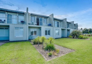 Beach Front Esplanade Victor Harbor - Wi-Fi and Linen Included