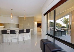 Beachside Manor - beachfront at Sapphire Beach
