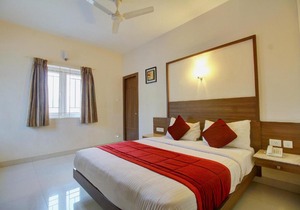 Collection O 4658 Akil Residency
