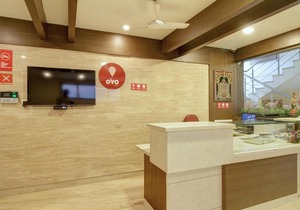 Collection O 4658 Akil Residency