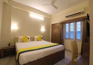 Deluxe AC Room at Anamitra Guest House # 3