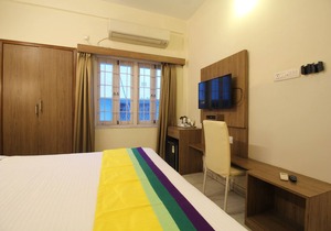 Deluxe AC Room at Anamitra Guest House #4