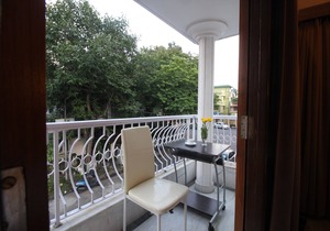 Deluxe AC Room w/Balcony at Anamitra Guest House #2