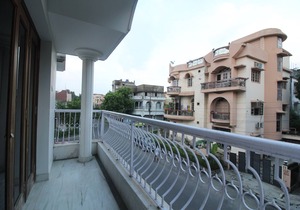 Deluxe AC Room w/Balcony at Anamitra Guest House #2