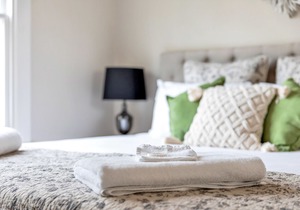 Grandview Accommodation - The Flaxley Apartments in Mount Barker