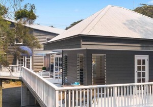 Mac's Beach House by HolidayCo. in MacMasters Beach