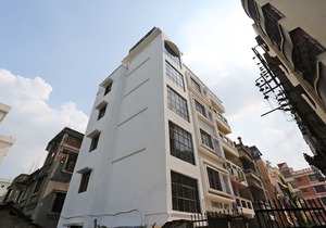 OYO 22566 Red Velvet Inn