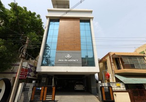 OYO 4658 Akil Residency