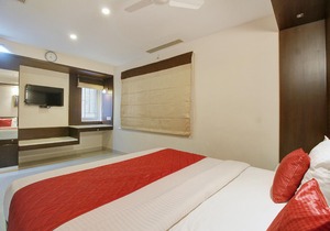 OYO 4658 Akil Residency