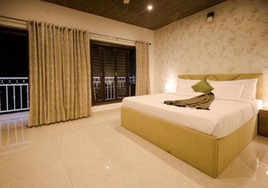 Room in Lodge - Oakwood 302 - Elegant Private Room With Balcony at Landour, Mussoorie