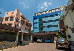 Super OYO Capital O Savi International Near Bengaluru Palace