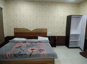 Oyo Hotel Traveller Inn | Mallital