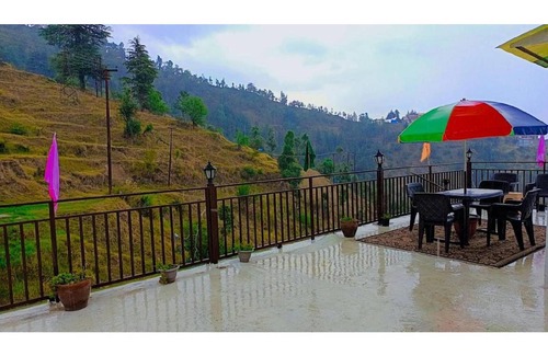 Mukteshwar Hotel | 100 m² Hotel ∙ 6 guests