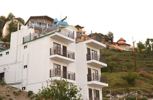 Mukteshwar Hotel | 100 m² Hotel ∙ 6 guests