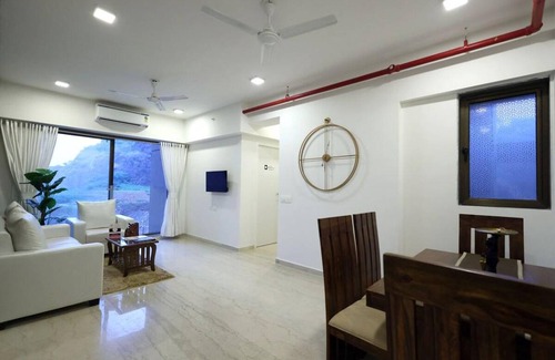 Hiranandani Gardens Apartment | 100 m² Apartment ∙ 3 bedrooms ∙ 9 guests